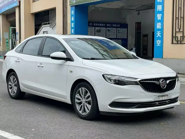 Buick Excelle — Фото автомобиля 3