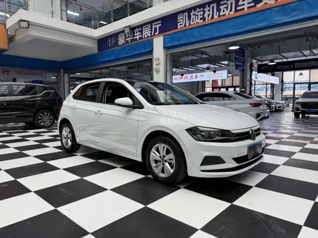 Volkswagen Polo — Фото автомобиля 3