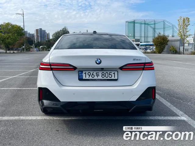 BMW 5 Series — Фото автомобиля 5