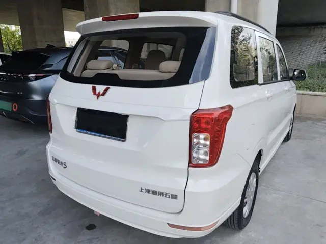 Wuling Hongguang — Фото автомобиля 6