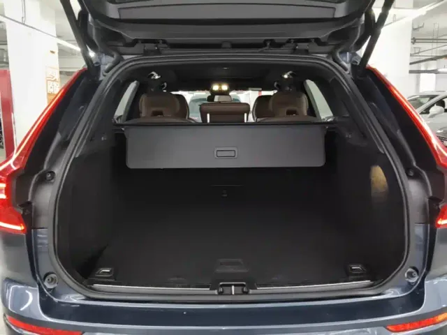 Volvo XC60 — Фото автомобиля 18