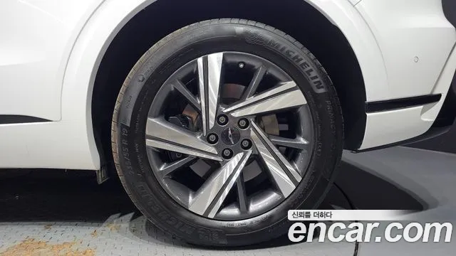 Genesis GV70 — Фото автомобиля 21