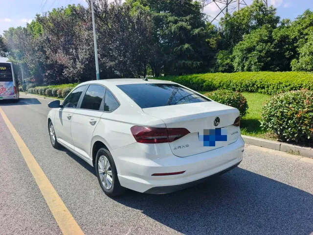 Volkswagen Lavida — Фото автомобиля 6