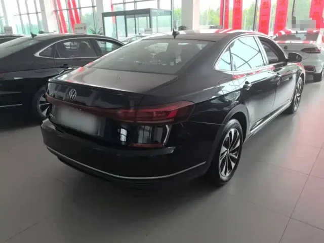 Volkswagen Passat — Фото автомобиля 6