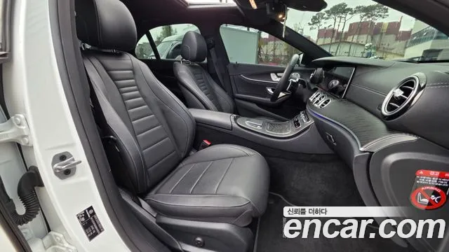 Mercedes-Benz E-Class — Фото автомобиля 13