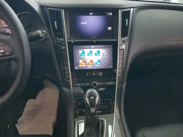 Infiniti Q50L — Фото автомобиля 12