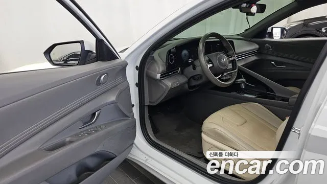 Hyundai AVANTE Inspiration — Фото автомобиля 10