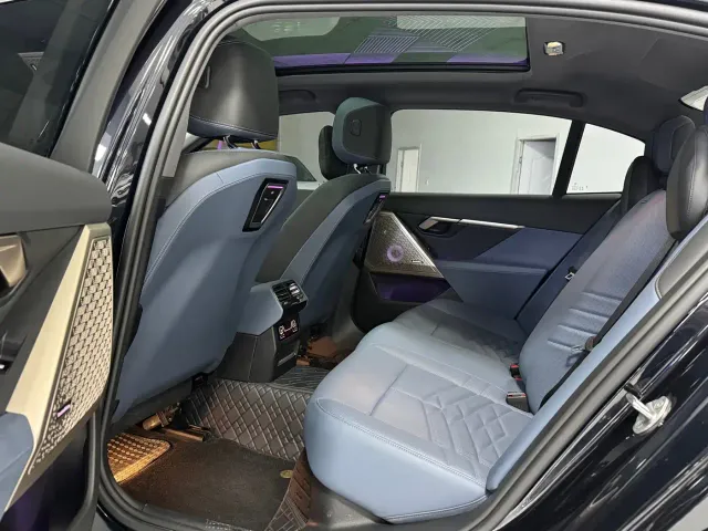 BMW 5 Series — Фото автомобиля 6