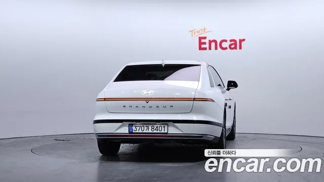Hyundai Grandeur Grandeur (GN7) 2.5 Бензин 2WD — Фото автомобиля 4