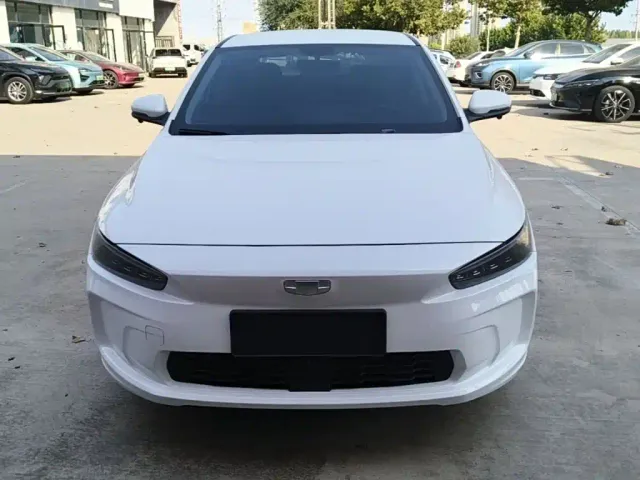 Geely Geometry A — Фото автомобиля 2