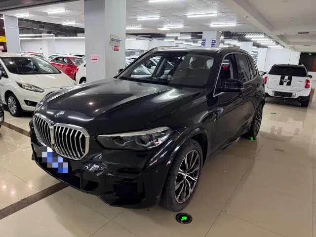 Фотография автомобиля — BMW X5