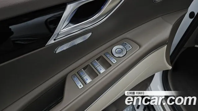 Genesis GV80 2.5T Бензин 2WD — Фото автомобиля 16
