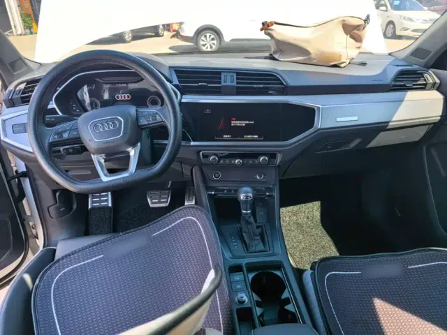 Audi Q3 — Фото автомобиля 9