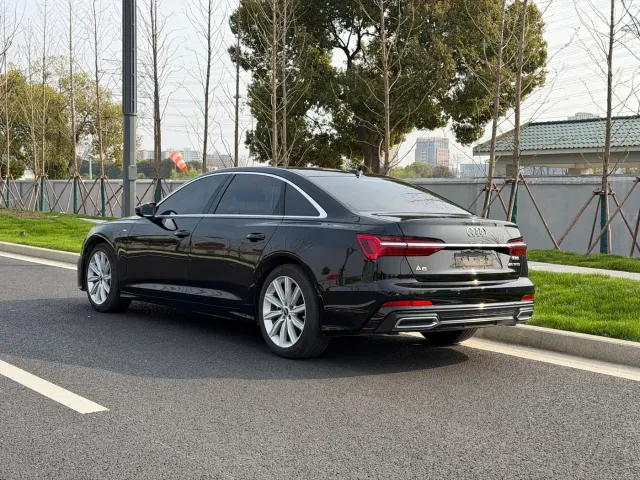 Audi A6L — Фото автомобиля 12