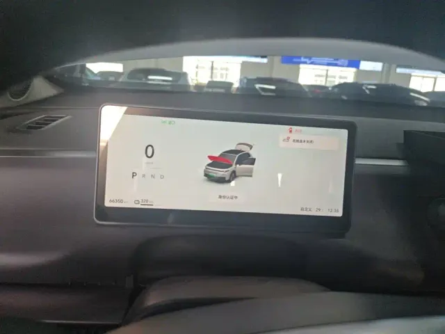 Leapmotor C10 — Фото автомобиля 11