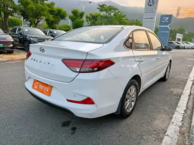 Hyundai Elantra — Фото автомобиля 6