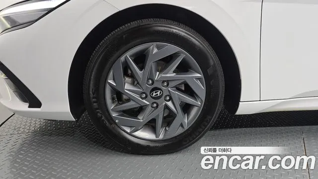 Hyundai Avante CN7 — Фото автомобиля 5