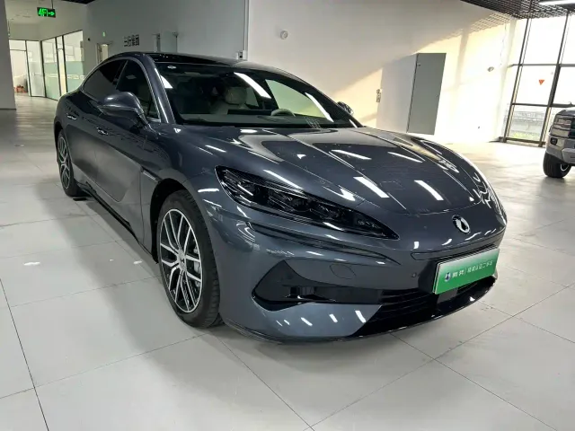 Denza Z9 — Фото автомобиля 3