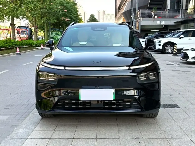 Xpeng G9 — Фото автомобиля 2