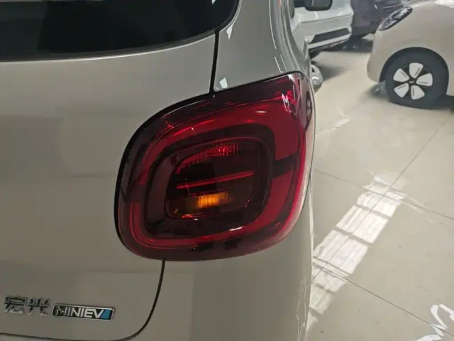 Wuling Hongguang Mini EV — Фото автомобиля 23