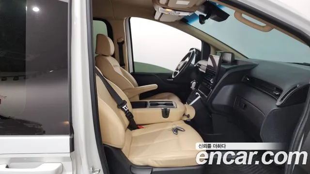 Hyundai Staria Staria 4WD Tourer 9 мест — Фото автомобиля 11
