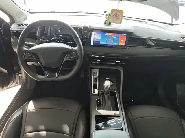 Roewe i5 — Фото автомобиля 9