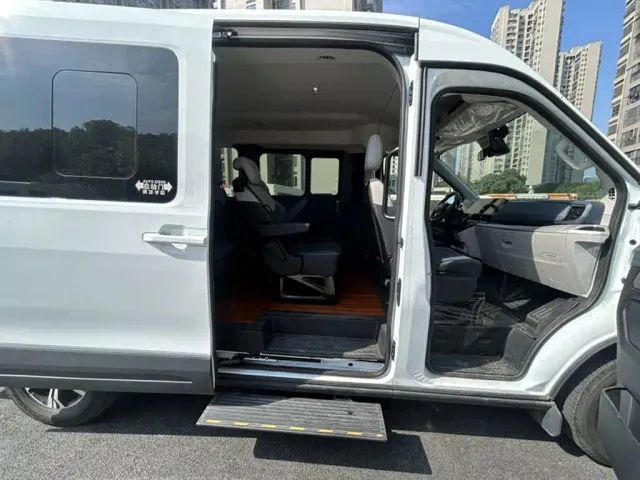 Ford E Transit — Фото автомобиля 15