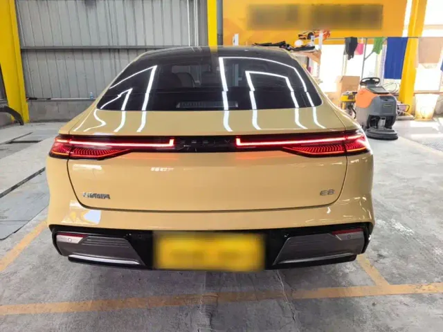 Geely Galaxy E8 — Фото автомобиля 5