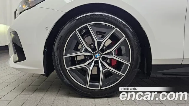 BMW 5 Series G60 — Фото автомобиля 5
