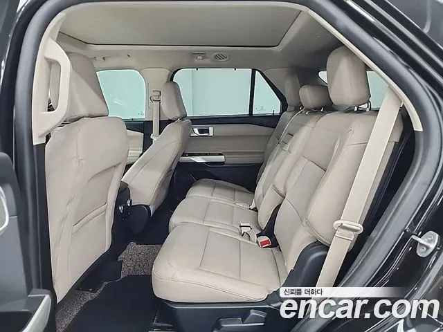Ford Explorer — Фото автомобиля 12