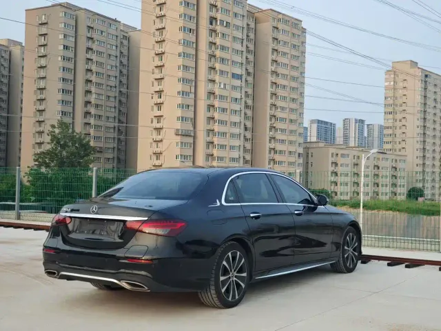 Mercedes-Benz E-Class — Фото автомобиля 7