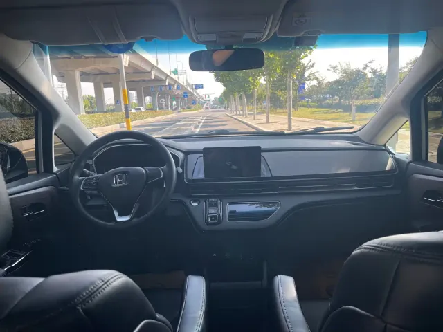 Honda Odyssey — Фото автомобиля 6