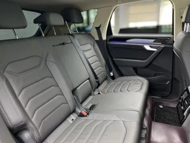 Volkswagen Touareg — Фото автомобиля 20