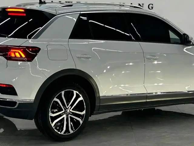 Volkswagen T-Roc — Фото автомобиля 4