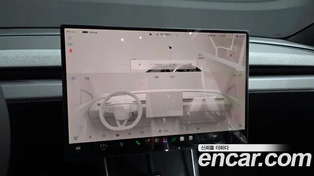 Tesla Model Y — Фото автомобиля 17