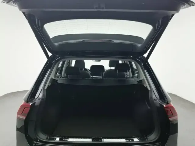 Volkswagen Tiguan L — Фото автомобиля 16