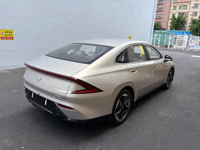 Wuling Starlight — Фото автомобиля 10