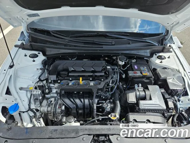 Hyundai Avante CN7 — Фото автомобиля 9