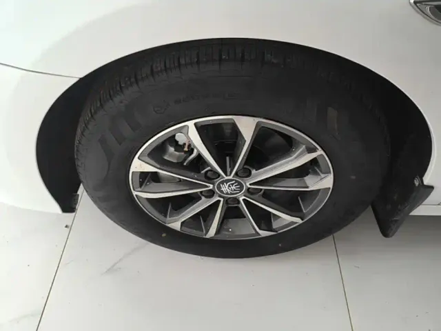 BYD Qin PLUS — Фото автомобиля 22