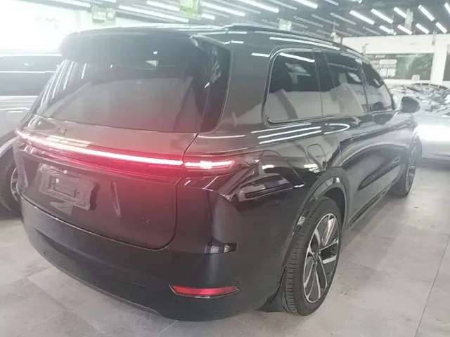 Li Auto L9 — Фото автомобиля 6