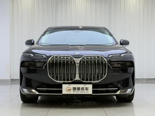 BMW 7 Series — Фото автомобиля 2