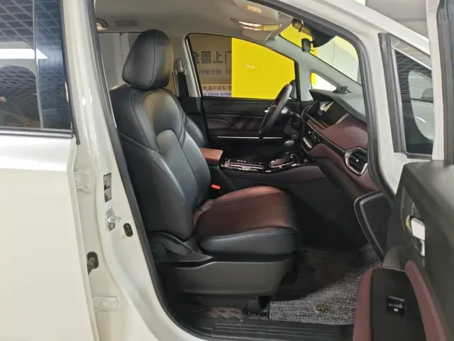 GAC Trumpchi M6 — Фото автомобиля 6
