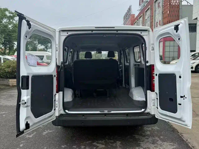 Wuling Yangguang — Фото автомобиля 6
