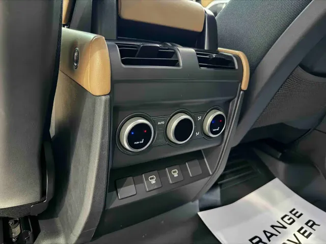 Land Rover Defender — Фото автомобиля 17