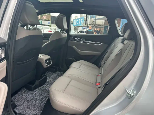 Geely Boyue L — Фото автомобиля 12
