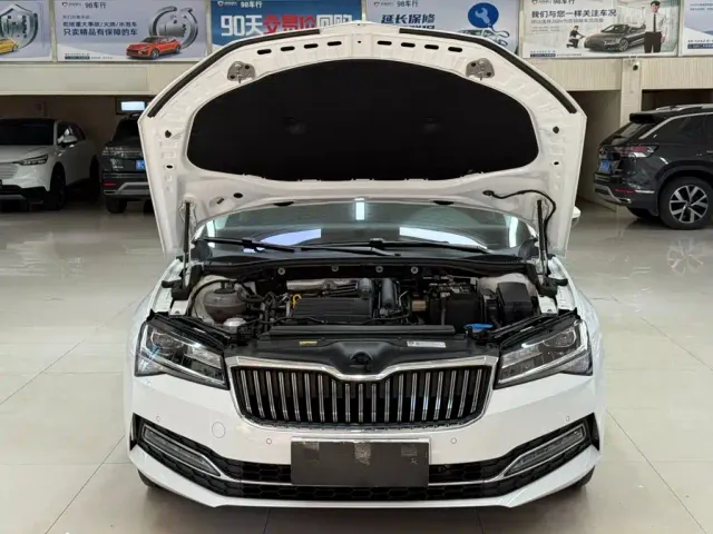 Skoda Superb — Фото автомобиля 7