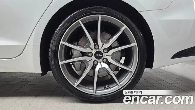 Genesis G70 Новый G70 Бензин 2.5T 4WD — Фото автомобиля 15