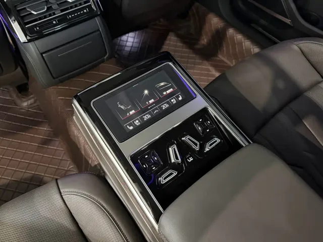 Audi A8 — Фото автомобиля 10