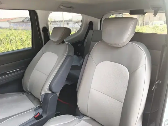 Wuling Hongguang — Фото автомобиля 12