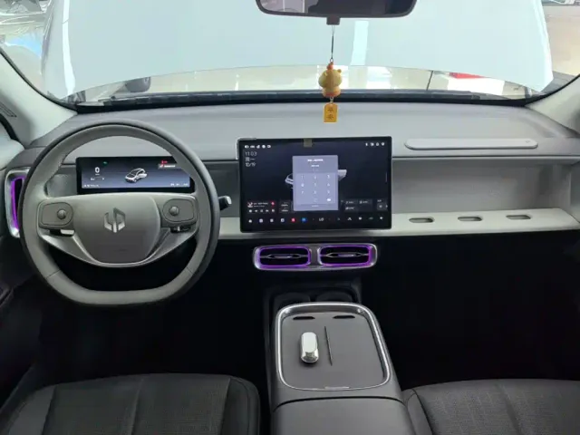 Leapmotor B10 — Фото автомобиля 9